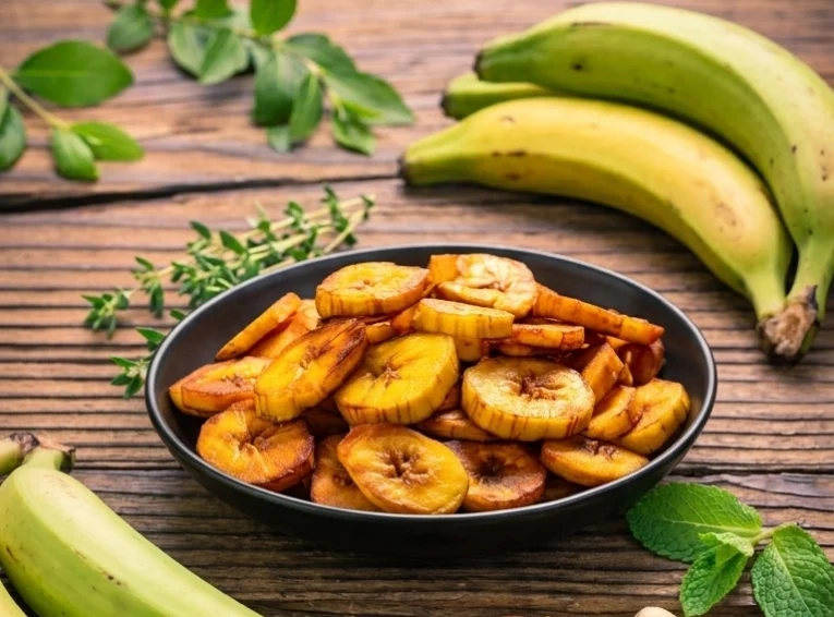 Patacones, plátano macho verde